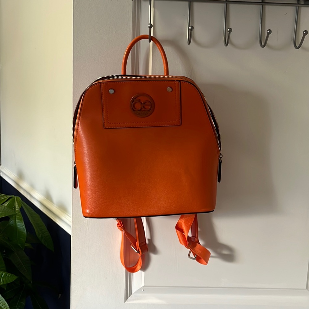 Clōe orange backpack
